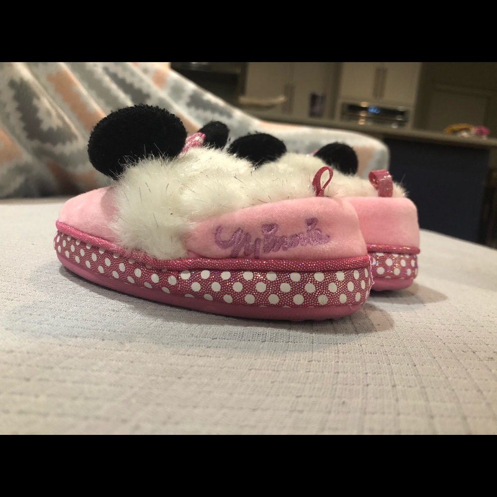Minnie Mouse house shoes